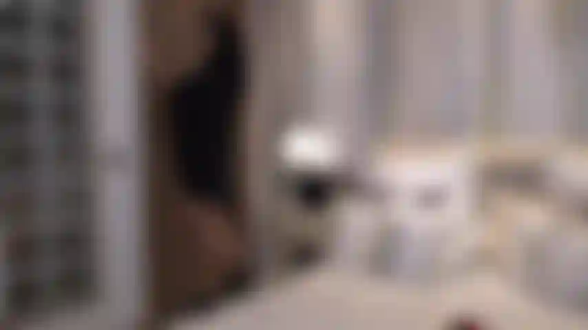 Esperienza voyeur: spiami mentre ho il mio lussureggiante controllato da un altro.