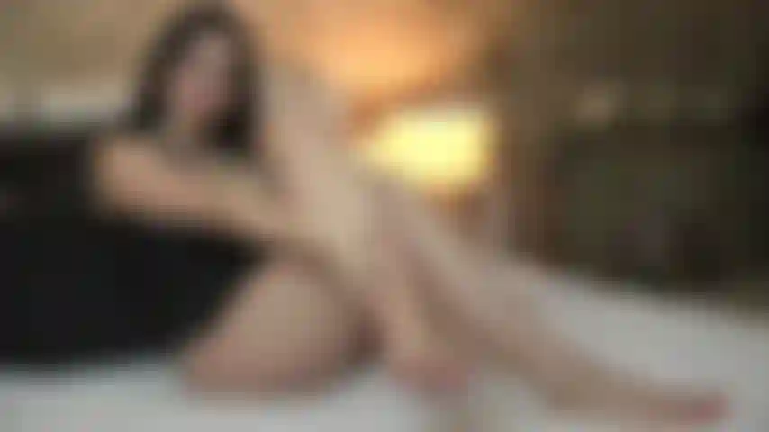 Le mie dita dei piedi con la pedicure rossa e le piante dei piedi arcuate sono adorate da un drogato di piedi!