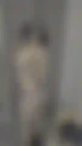 Essere sensuale nel camerino.