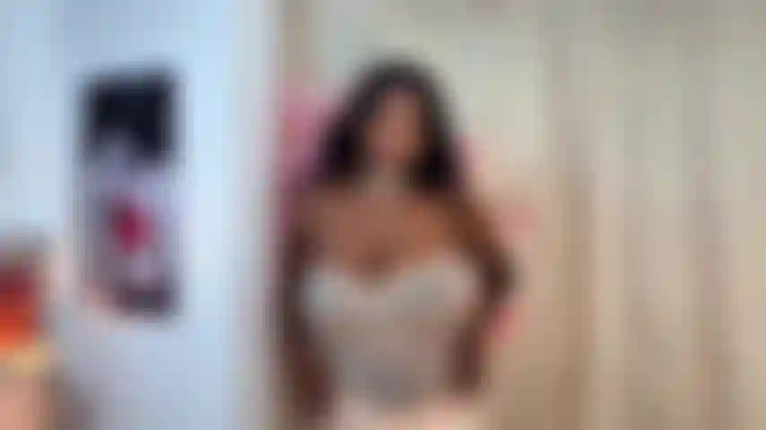I'm pure temptation, curves and fire… come and see for yourself. 🔥