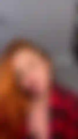 La tua cowgirl ha bisogno di usare il suo culo per cavalcare qualcosa di duro, tu mi aiuterai, mio cowboy!!!