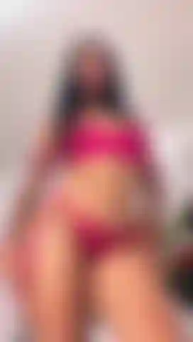 Adoro indossare lingerie rosa.