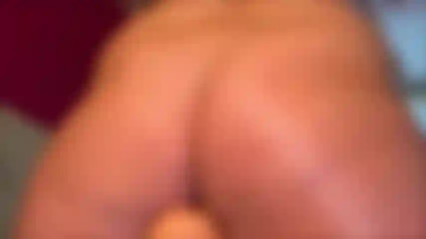 Macchina del cazzo nella figa e 3 dita nel culo.