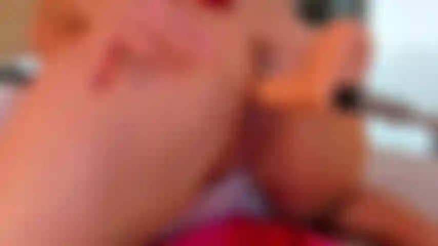 Scopo il mio cunny doggy con una macchina del cazzo e molta umidità che gocciola (registrazione dal gold show).