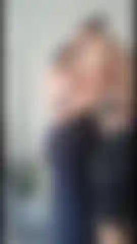 Chi vuole vederlo scoparmi? Proprio sul divano da cui mi vedete in cam ;)finito con una sborrata interna!