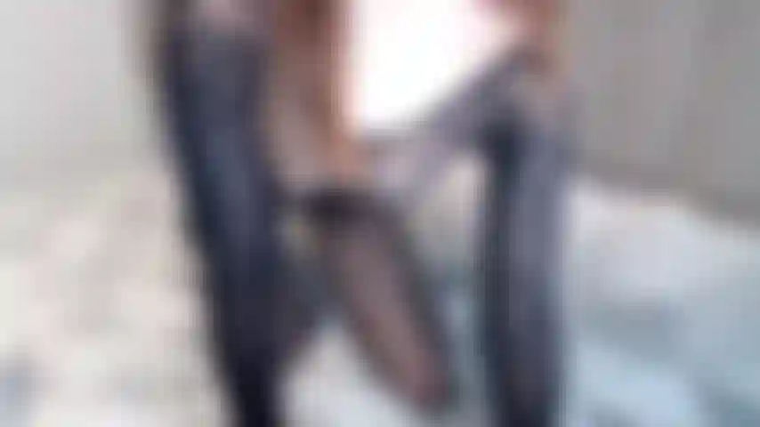 Metto in mostra le mie tette, il mio culo e la mia figa...