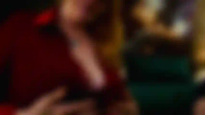 Ti stuzzica con il mio grosso culo e la mia bella figa ;).