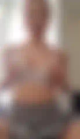 Papà, sono abbastanza brava da succhiarti il ​​cazzo.