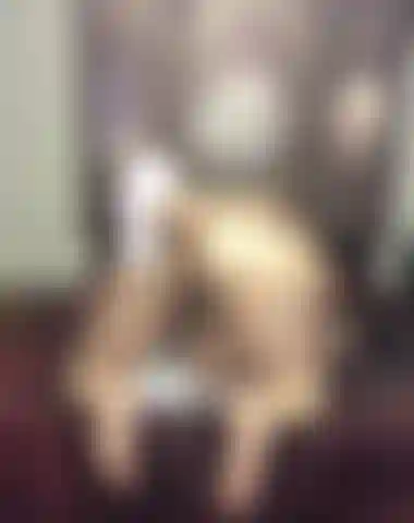 Doppia penetrazione con la coda scodinzolante e un enorme orgasmo.