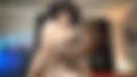 Apri le guance, inserisci la faccia.