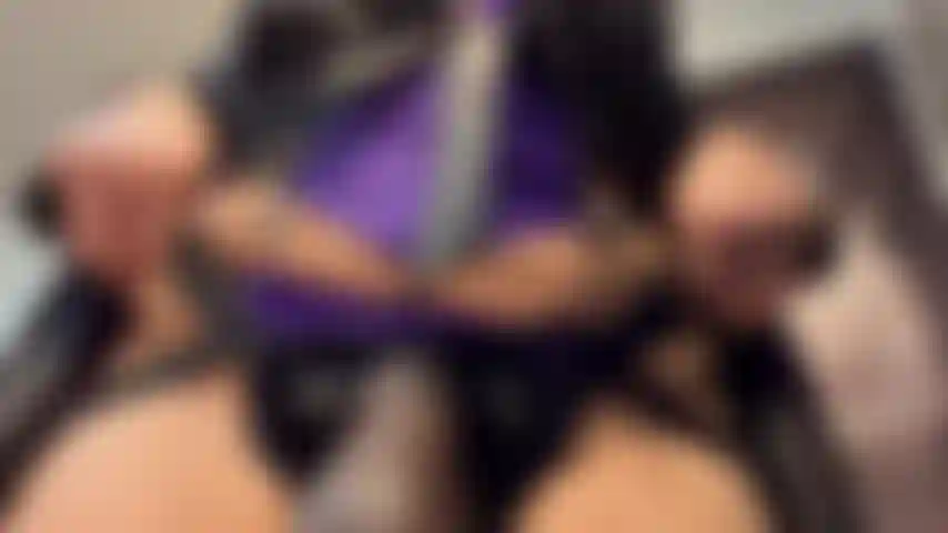 Pov: in ginocchio con la bocca aperta come dea.