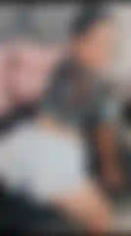 Il mio culo si appoggia sulla tua faccia.