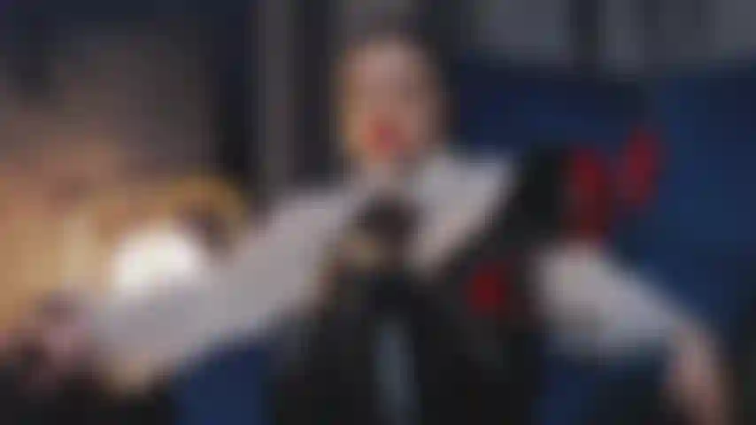 Una signora boss che ti umilia per farti diventare il suo cucciolo scadente.