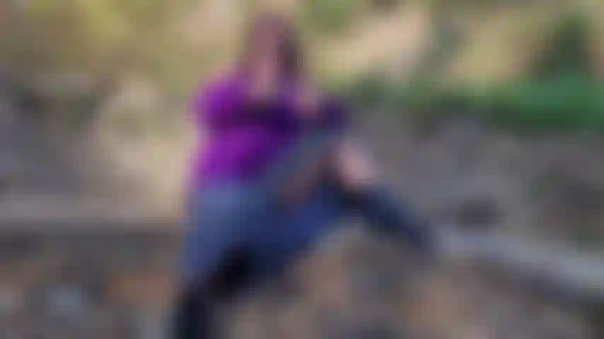 Con le dita nel giardino.