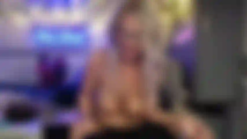 Army girl fucking her pussy for 2 customers