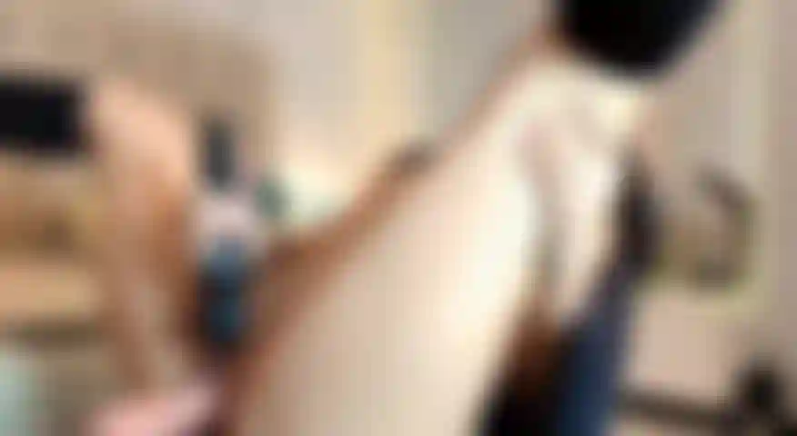 La fuckmachine mi distrugge l'utero.