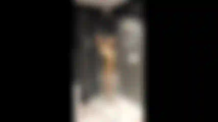 La moglie di norty sorpresa a fare la doccia dopo una gangbang... La moglie di norty viene trovata a casa a fare la doccia, ma dovrebbe essere al pub con gli amici di suo marito... Cosa è successo a farle avere bisogno di una doccia?! ;).