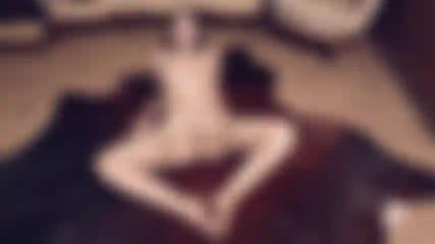 Masturbo con salsa piccante.