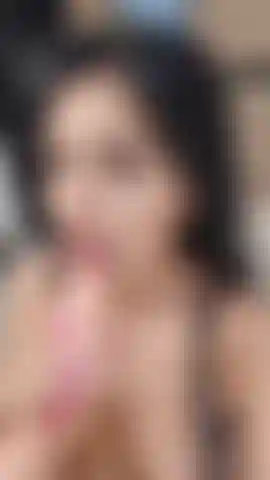 Succhia sensualmente il tuo cazzo! : P.