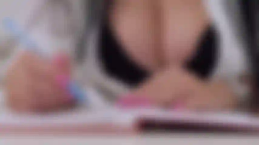 Mi assumerai? Segretaria sexy.