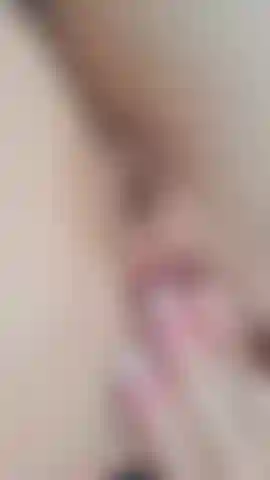 Watch my delicious ass open up for you, ready for you to fuck me without limit... let your imagination run wild and tell me what you want to do next ?