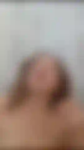 Doccia calda ed erotica nuda.