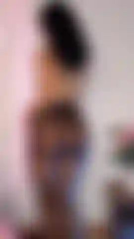 You love to see how I break my panty medias and my pussy comes out  woww