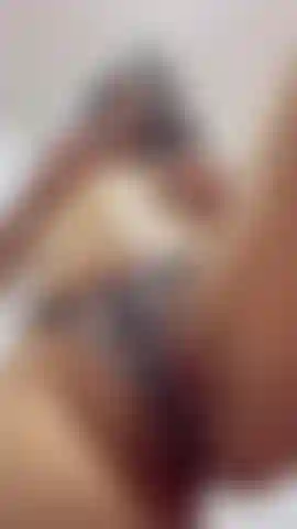 Pov in piedi con le dita dentro le mutandine + figa nuda 🔥.
