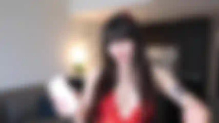 Tradisco tua moglie - sedotta da una milf arrapata alla tua festa di halloween. Lei è una troia totale per il tuo cazzo. Sloppy bj, chiacchiere sporche, squirting e soffiando il tuo carico su tutto il viso.