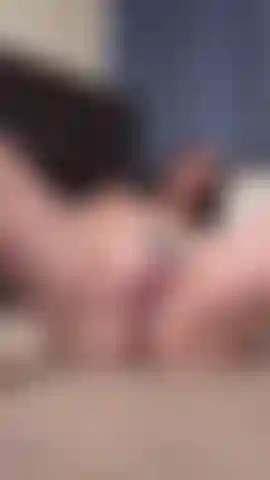Io che metto il mio tanga da parte e mi do piacere con una vista ravvicinata in pov del mio culo e della mia figa. Ti piacerà questo. 😘.