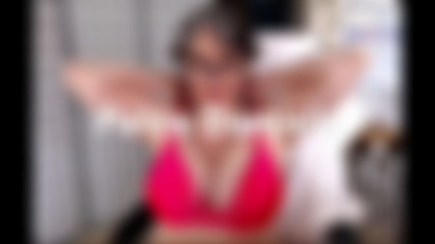 bra showoff