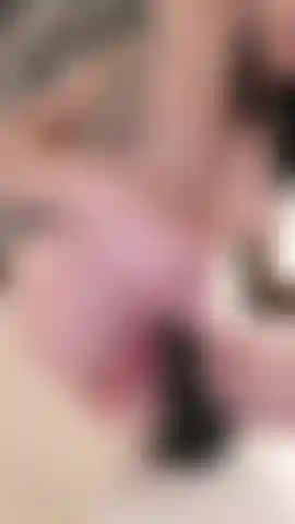 Vicino a cavalcare il mio grosso dildo.