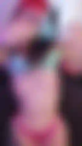 Chiacchiere sporche mentre mi spoglio.