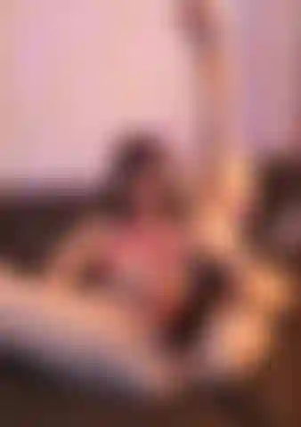 Mi sto sporcando tantissimo nel mio cosplay di succube.