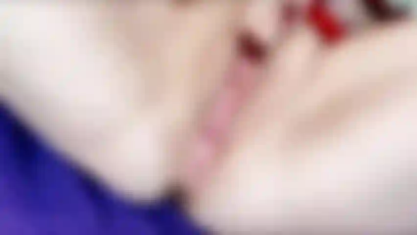 Zoom sulla figa con le dita.