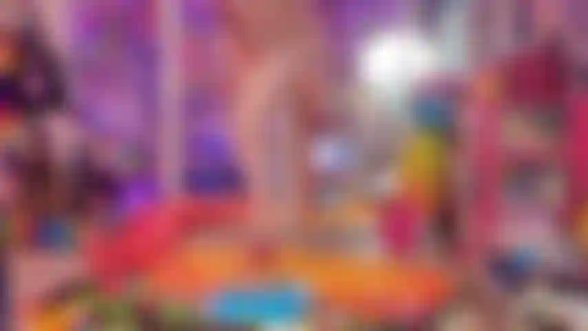 Schizzata come una torta puzzolente seduta + calpestante!