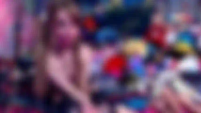 Castità sensuale e dominante + stimolazione anale con un'enorme cinghia!