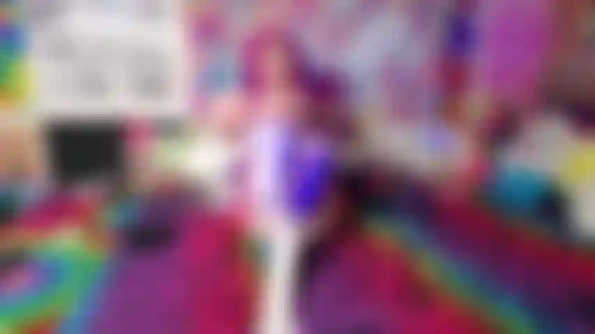 Il footjob del compagno di classe maniaco dei piedi + ballbusting.