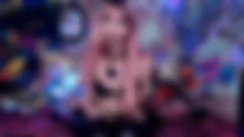 Sto riqualificando il mio buco del culo (spalancato, grandi giocattoli).