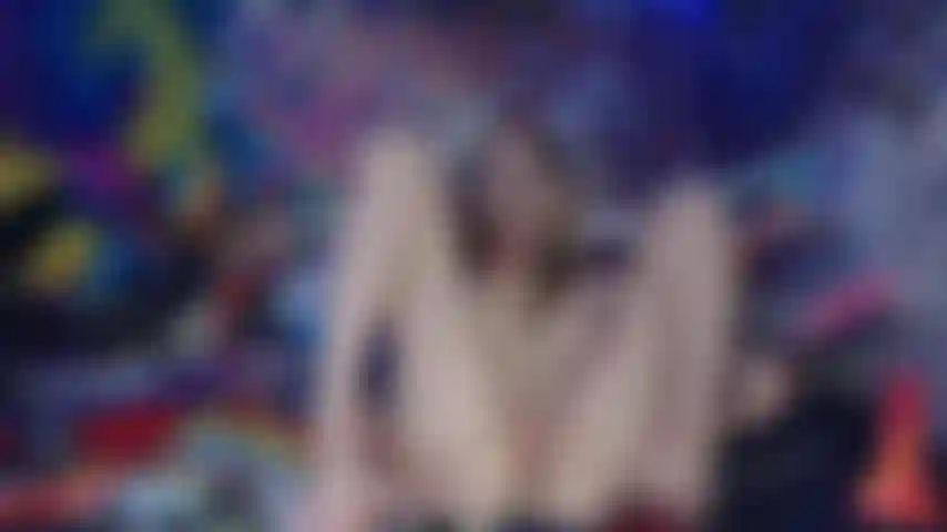 Harley quinn scopa/squirta velocemente con le dita.