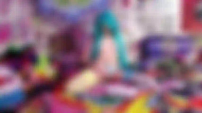 Solo il consiglio: stuzzica il cazzo birichina + gioco di mutandine di seta/bacchetta.