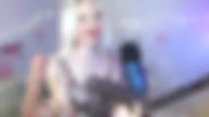 Sto confrontando il deepthroat con il mio dildo bwc e quello con il mio dildo bbc.