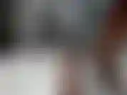 Entro nel mio appartamento e trovo un dildo dove lo giro in ogni stanza al mio posto.