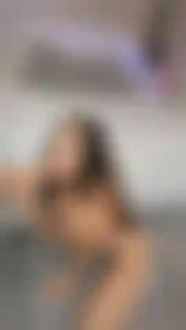 Un pompino sciatto e una spagnola.