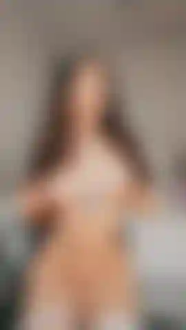 L'infermiera troia chloe che si prende cura della tua erezione.