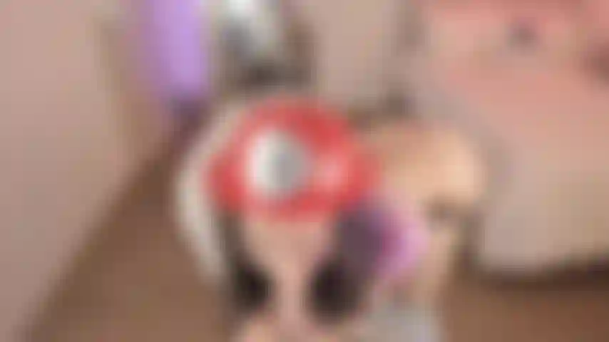 La pompiere chloe sa come gestire il caldo!