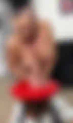 Nuova di zecca, sono stata sfidata in una sfida di gola profonda in cui devo dire l'alfabeto, una lettera alla volta con un cazzo giocattolo in fondo alla gola. " A, b, c di gola profonda" sembrava un nome appropriato.