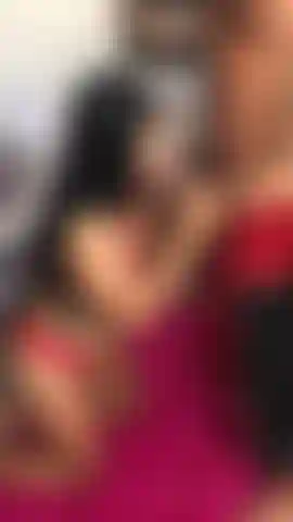 Pile guida il mio culo e la mia figa! Mi faccio scopare in stile pile drive in tutti i miei buchi! Sicuramente una delle mie scene più hardcore.