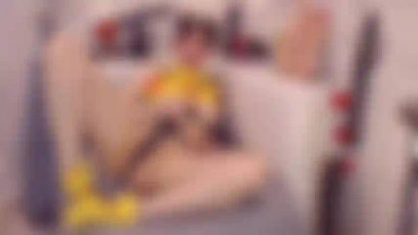 Enormi perle anali, grande spalancata.