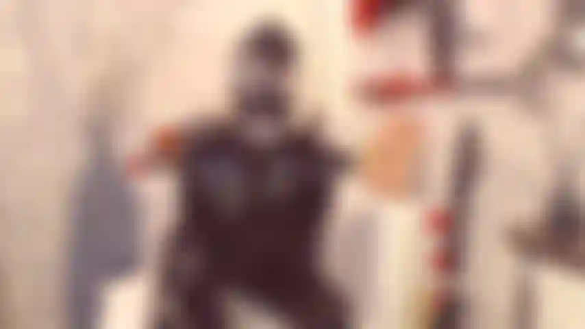 Maschera antigas, trapano nella figa, catsuit, scarpe da ballo.